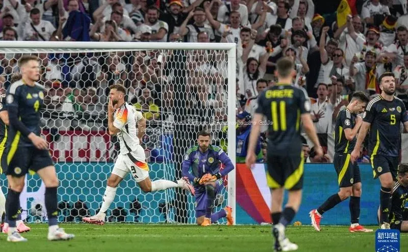 爱游戏ayx手机版登录入口百度 H5Top World Football Players: A Comprehensive Guide to Soccer Stars